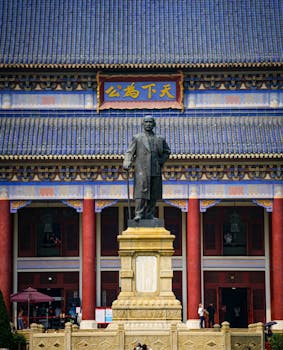 公心照亮乡村路;改革接续谱新篇,实绩检验初心本色。 文化旅游